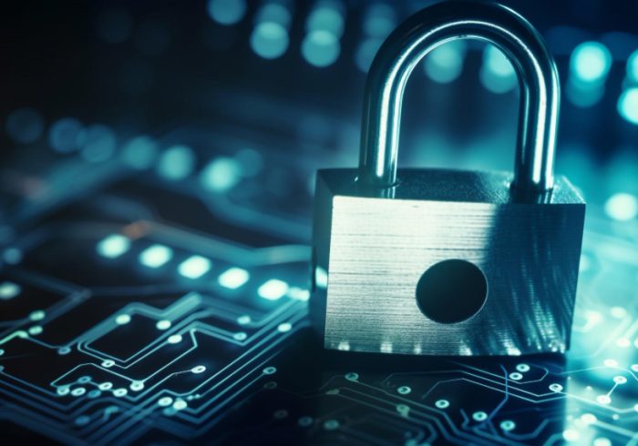 Lacat simbolizând protecția datelor online